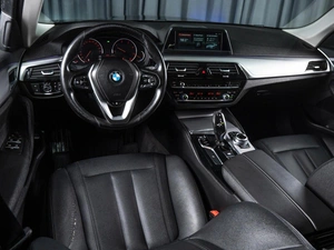 Седан BMW 5 серия 2018 года, 3000000 рублей, Волгоград
