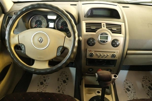 Седан Renault Megane 2006 года, 399000 рублей, Омск