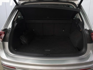 Внедорожник Volkswagen Tiguan 2018 года, 3050000 рублей, Омск