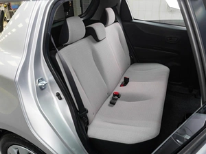 Хетчбэк Toyota Vitz 2013 года, 829000 рублей, Тюмень