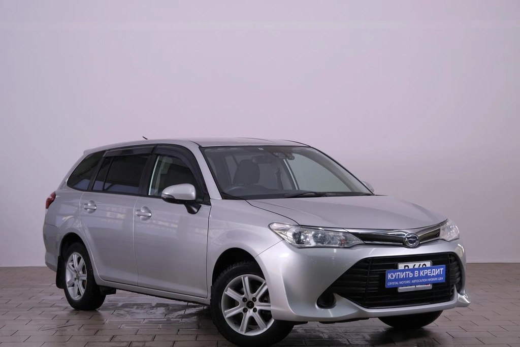 Универсал Toyota Corolla Fielder 2015 года, 1349000 рублей, Омск