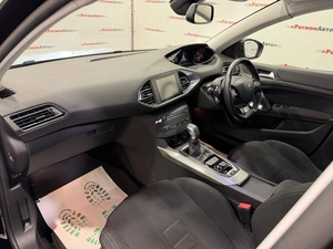 Универсал Peugeot 308 2015 года, 995000 рублей, Красноярск
