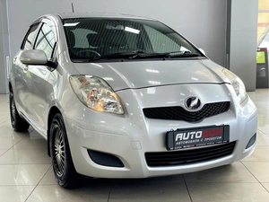 Хетчбэк Toyota Vitz 2009 года, 587000 рублей, Солонцы
