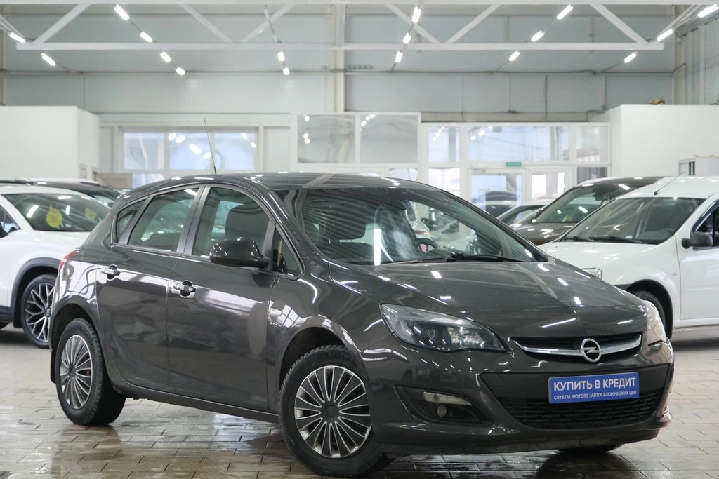 Хетчбэк Opel Astra 2014 года, 769000 рублей, Омск
