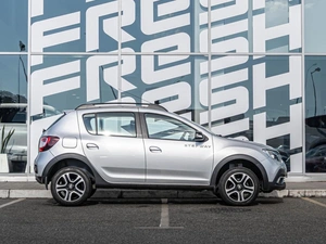Хетчбэк Renault Sandero Stepway 2018 года, 1198000 рублей, Краснодар