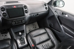 Внедорожник Volkswagen Tiguan 2011 года, 1389000 рублей, Красноярск