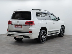 Внедорожник Toyota Land Cruiser 2016 года, 6360000 рублей, Красноярск