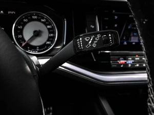Внедорожник Volkswagen Touareg 2018 года, 3759000 рублей, Кирилловка