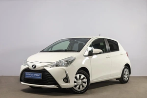 Хетчбэк Toyota Vitz 2018 года, 1199000 рублей, Новосибирск