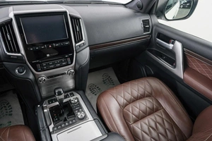 Внедорожник Toyota Land Cruiser 2017 года, 6349000 рублей, Красноярск