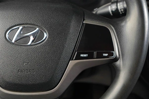 Седан Hyundai Solaris 2017 года, 929000 рублей, Тюмень