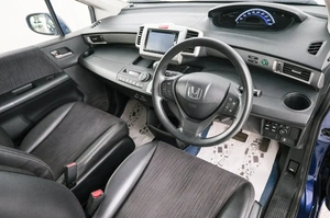 Минивэн Honda Freed 2015 года, 1289000 рублей, Красноярск