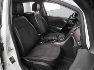 Универсал Opel Astra 2012 года, 744000 рублей, Воронеж