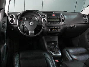Внедорожник Volkswagen Tiguan 2010 года, 1239000 рублей, Ростов-на-Дону