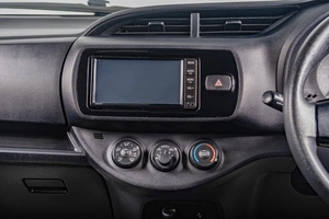 Хетчбэк Toyota Vitz 2019 года, 999000 рублей, Томск