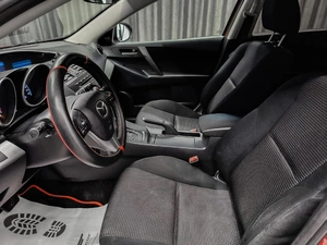 Хетчбэк Mazda 3 2012 года, 830000 рублей, Красноярск