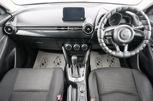 Хетчбэк Mazda Demio 2017 года, 1079000 рублей, Красноярск