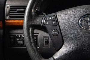 Седан Toyota Avensis 2006 года, 819000 рублей, Сургут