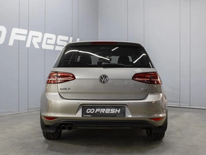 Хетчбэк Volkswagen Golf 2014 года, 1330000 рублей, Омск
