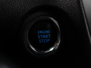 Седан Toyota Camry 2017 года, 2349000 рублей, Тюмень