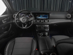 Седан Mercedes-benz E-класс 2018 года, 3049000 рублей, Тюмень