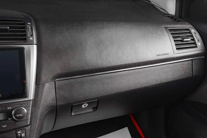 Седан Toyota Avensis 2010 года, 1039000 рублей, Тюмень