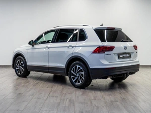 Внедорожник Volkswagen Tiguan 2018 года, 2299000 рублей, Саратов