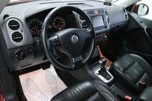 Внедорожник Volkswagen Tiguan 2010 года, 1248000 рублей, Солонцы