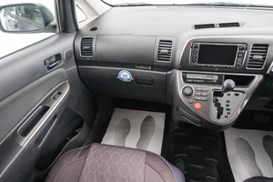 Минивэн Toyota Wish 2004 года, 849000 рублей, Красноярск