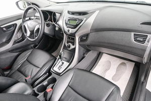 Седан Hyundai Avante 2010 года, 899000 рублей, Красноярск