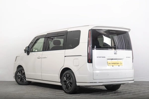 Минивэн Honda Stepwgn 2022 года, 3499000 рублей, Томск