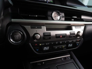 Седан Lexus ES 2016 года, 2549000 рублей, Воронеж