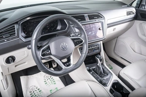 Внедорожник Volkswagen Tiguan 2018 года, 3159000 рублей, Томск