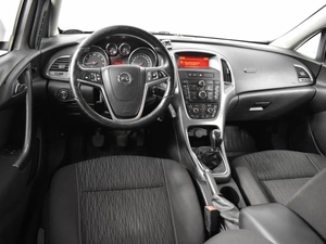 Хетчбэк Opel Astra 2013 года, 723200 рублей, Казань