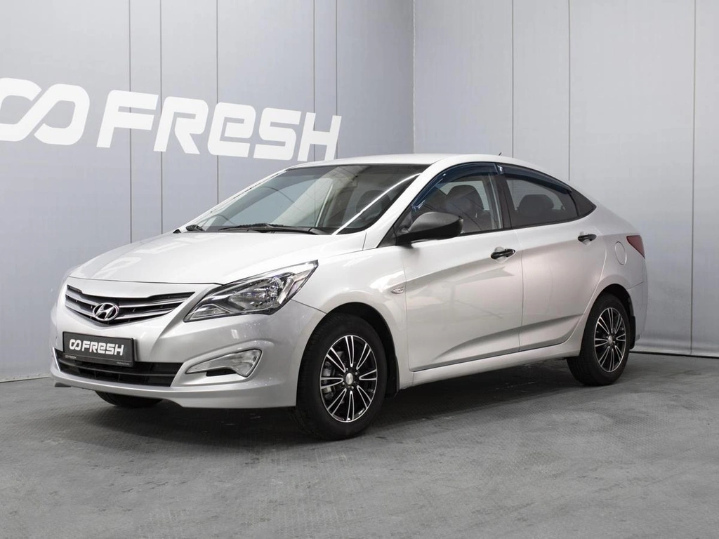 Седан Hyundai Solaris 2015 года, 695000 рублей, Омск