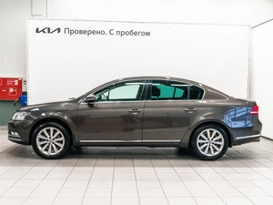 Седан Volkswagen Passat 2012 года, 1300000 рублей, Красноярск