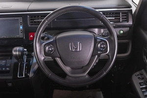 Минивэн Honda Stepwgn Spada 2017 года, 2009000 рублей, Томск