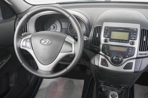 Хетчбэк Hyundai i30 2011 года, 599000 рублей, Кемерово