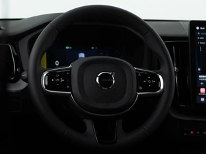 Внедорожник Volvo XC60 2025 года, 6198999 рублей, Москва