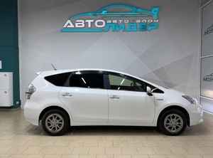Лифтбек Toyota Prius 2014 года, 1199000 рублей, Красноярск
