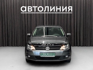Седан Volkswagen Jetta 2012 года, 949000 рублей, Красноярск