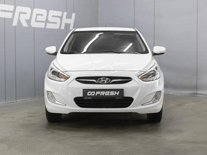 Хетчбэк Hyundai Solaris 2013 года, 890000 рублей, Омск