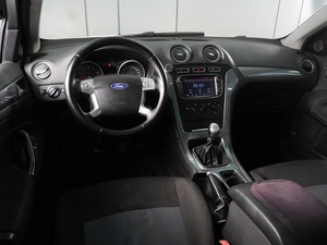 Седан Ford Mondeo 2011 года, 679000 рублей, Красный Пахарь