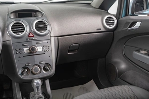 Хетчбэк Opel Corsa 2011 года, 809000 рублей, Томск