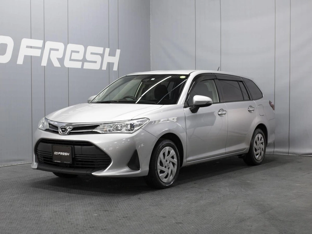 Универсал Toyota Corolla Fielder 2018 года, 1390000 рублей, Омск
