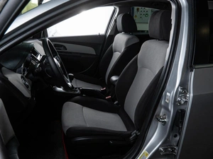 Седан Chevrolet Cruze 2010 года, 668000 рублей, Волгоград