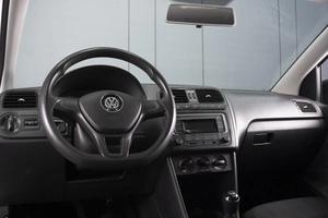 Седан Volkswagen Polo 2016 года, 860000 рублей, Омск