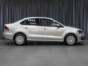 Седан Volkswagen Polo 2016 года, 1049000 рублей, Тюмень