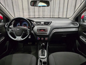 Седан Kia Rio 2016 года, 999000 рублей, Красноярск