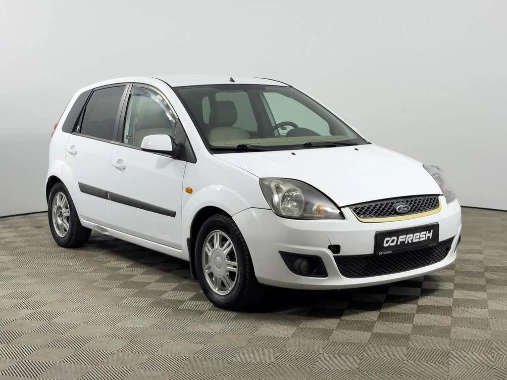 Хетчбэк Ford Fiesta 2006 года, 427100 рублей, Казань